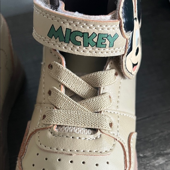 Disney Mickey Mouse Tan High-Top Sneakers Size 8 - Picture 3 of 9